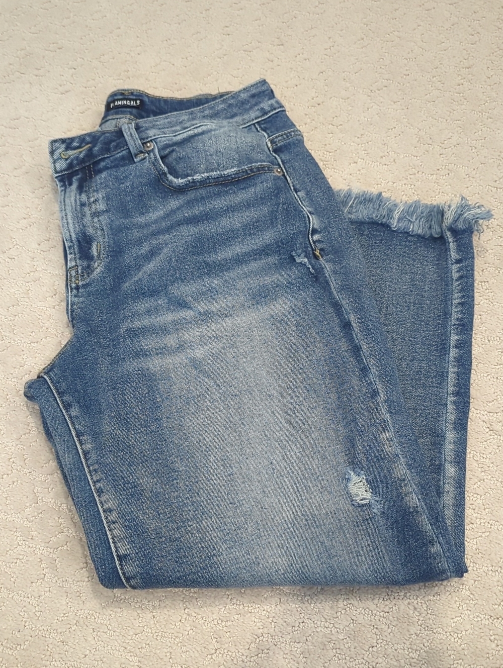 Flamingals Stretch High-Rise Women’s Jeans in Medium Blue with frayed Hem